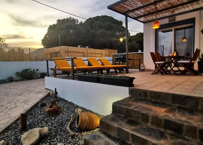 Alexandra'S Sea Front Villa